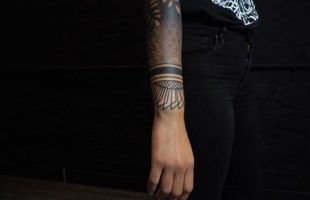 sleeve-in-progress-.-merci-carolyne-carolinekarenine-tattoo-paris-tattooparis-doloresparis-blacktatt