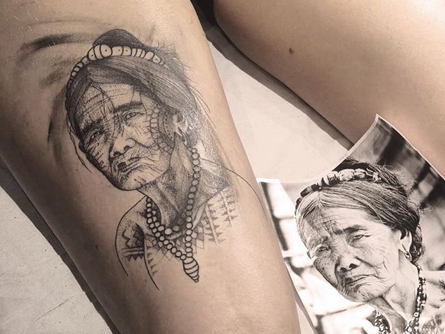 Merci Marie 
Apo Whang-od , 
Mère du tattoo kalinga . 
Shop @doloresparisx 
Pix @olivierchamor 
#carolinekarenine #tattoo #doloresparis #portrait #paris