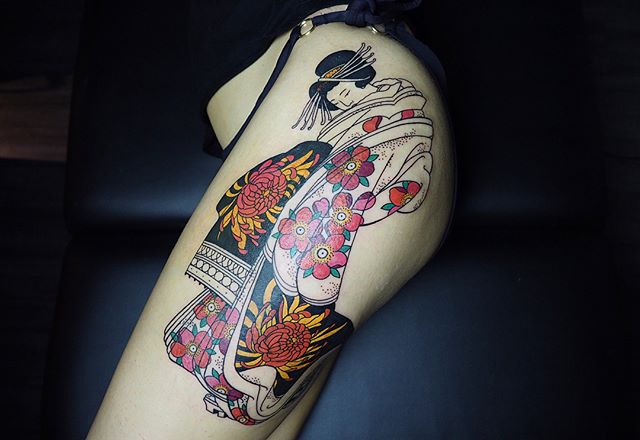 Merci Guilia ! 
Interprétation d'une estampe Oiran Hokusai . 
#carolinekarenine #tattoo #paris